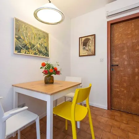 Tamburini Center Apartment *